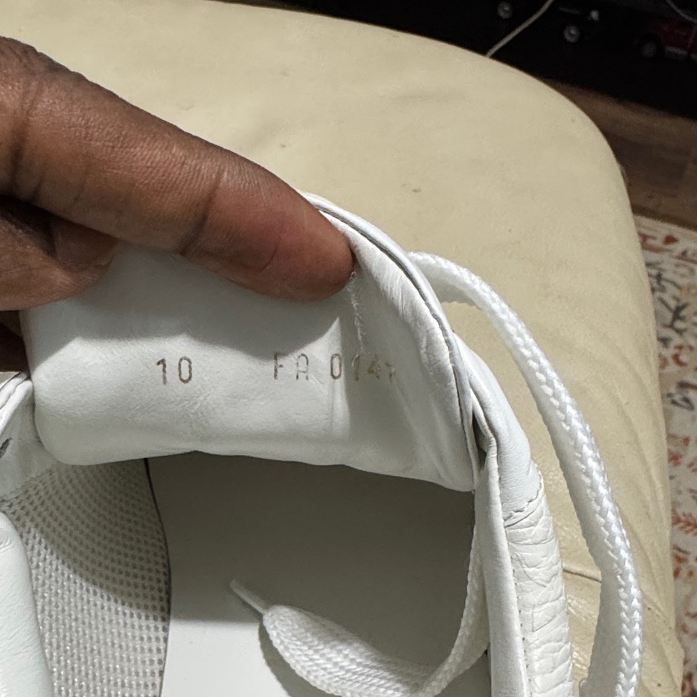 Louis Vuitton White Textured Leather Low-Top Sneakers - Picture 6 of 10